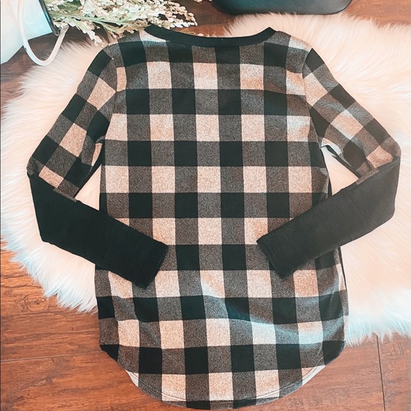 Adele Top🖤 - Picture 2 of 2